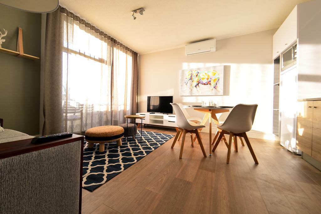 Ikon Self Catering Apartment Windhoek Luaran gambar