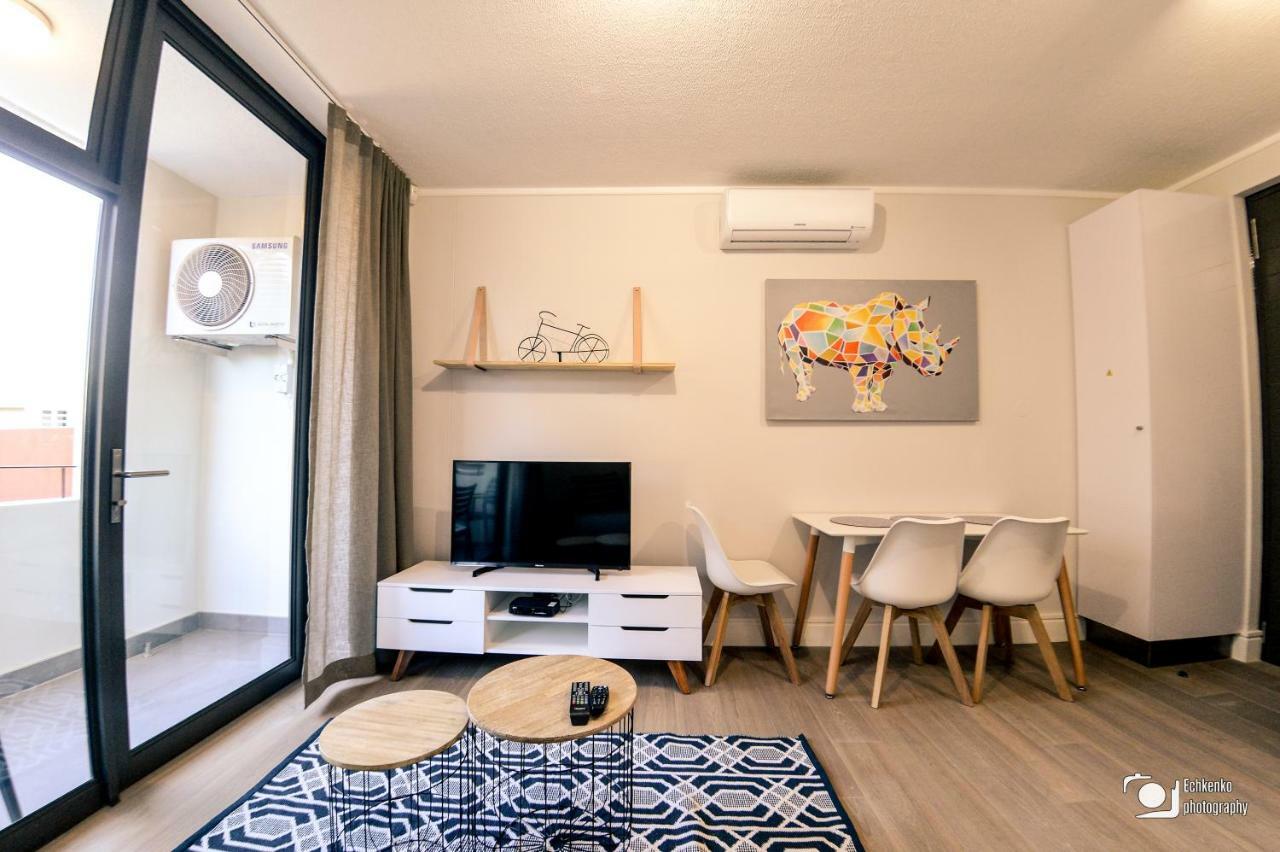 Ikon Self Catering Apartment Windhoek Luaran gambar